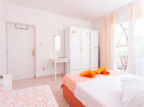 9 chambres, lits bébé (en supplément), Wi-Fi gratuit