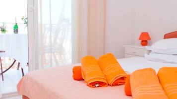 9 bedrooms, cots/infant beds, free WiFi