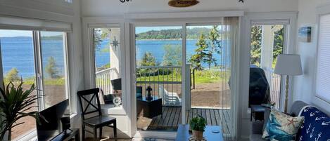 智能電視、書籍