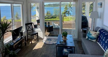 27 - On The Rocks Cottage By The Sea at Alder Bay