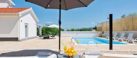 Villa (Villa Rest for the soul - Four Bedroo) | Piscina