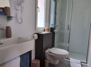 House (Two Bedroom Mobile Home) | Bathroom | Shower, towels