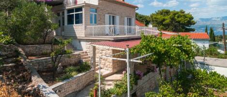 House (Holiday Home Aurora - Three bedroom H) | Exterior