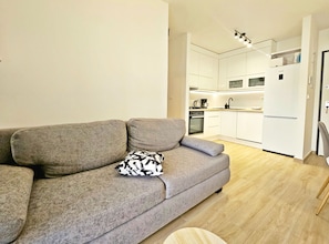 Apartment (One Bedroom Apartment with Private Ga) | Living room | 32-inch flat-screen TV with satellite channels - Apartment Solinka (Klis)