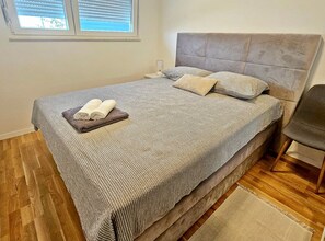 อพาร์ทเมนท์ (One Bedroom Apartment with Private Ga) | 1 ห้องนอน, Wi-Fi ฟรี