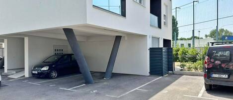 Apartment (One Bedroom Apartment with Private Ga) | Exterior