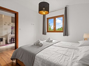 Casa (Holiday Home Mlačić - Three Bedroom) | 3 quartos, Wi-Fi de cortesia