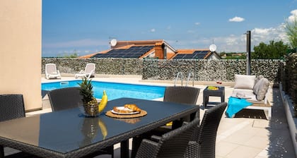 Holiday Home Mlačić