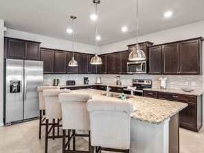 Fridge, microwave, oven, stovetop - Last Minute Disney! Private Pool, Hot Tub & Themed Bedrooms. Book Now! #108121 (Orlando)