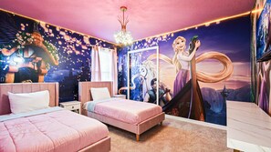 7 quartos, ferros/tábuas de passar roupa, Wi-Fi, roupa de cama