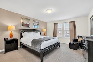5 bedrooms, iron/ironing board, WiFi, bed sheets