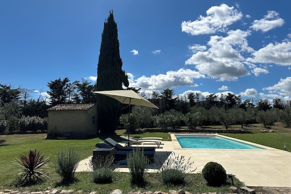Piscine et cabanon
