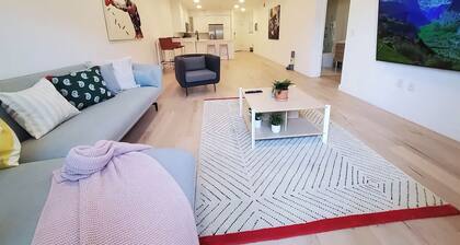 Stylish, Spacious, and Modern: 2 Bedroom Apartment in the Heart of Los Angeles