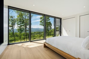 4 室のベッドルーム、WiFi、ベッドシーツ