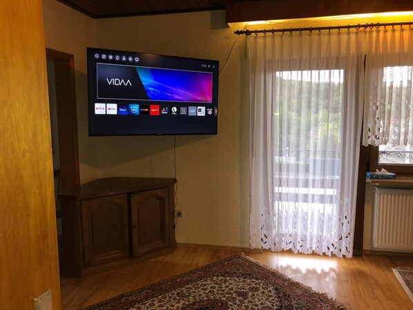 Interior - Vacation home Hunsrück; garden; barbecue area; child and pet friendly! (Langweiler)