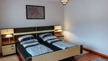 2 bedrooms, bed sheets