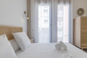 Iron/ironing board, free WiFi, bed sheets