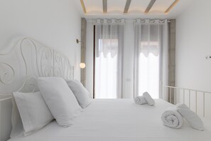 2 slaapkamers, een strijkplank/strijkijzer, gratis wifi, beddengoed