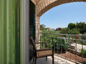 Property grounds - Krknjasi - 2 Bedroom with Balcony 1 (Drvenik Veliki)