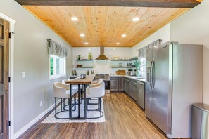 Fridge, microwave, dishwasher, coffee/tea maker - Delaware River Access: Peaceful Farm Retreat! (Damascus)