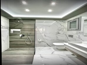 Dusche, Handtücher, Seife, Shampoo