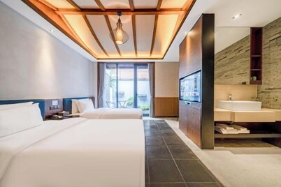 Poli Yueting Hotel