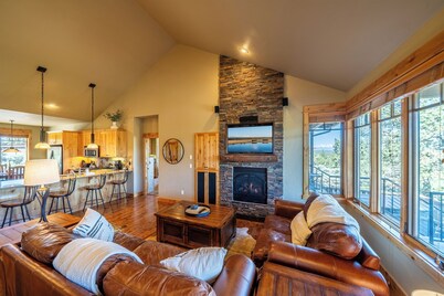 Cabin 75 Brasada Ranch + Hot Tub and Golf