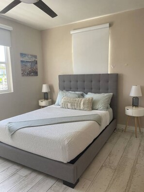 4 bedrooms, iron/ironing board, WiFi, bed sheets