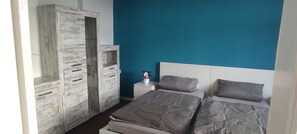 2 多间卧室、WiFi、床单