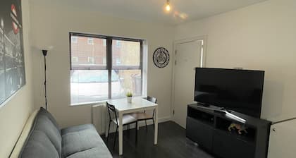 Cozy Ground Floor Flat in Sutton with Parking Space free and Pets Friendly