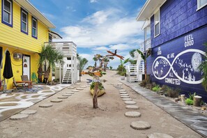 Property grounds - Amazing Direct Beachfront sleeps 16 (St. Augustine)