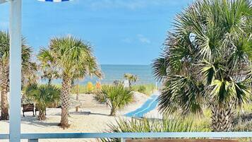 كراسي للتشمس، مناشف للشاطئ