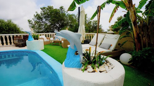 Relax in a cozy environment where your dog is also welcome.