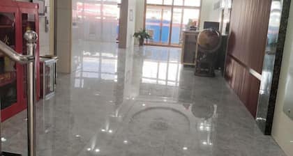 Urat Zhongqi World Wide Business Hotel