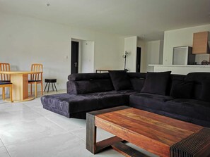 TV - Villa spacieuse 2 chambres proche des plages, montagne Espagne, nature climatisé (Le Boulou)