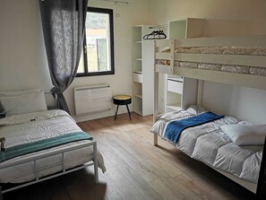 3 bedrooms, desk, iron/ironing board, bed sheets - Villa spacieuse 2 chambres proche des plages, montagne Espagne, nature climatisé (Le Boulou)