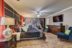 4 bedrooms, iron/ironing board, WiFi, bed sheets - Amazing 4 Bedroom Home Near Atlanta Hartfield Airport  (Riverdale)