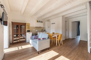 Apartment | Living area | 35-inch TV with digital channels - Casa Valverde in Centro Storico (Palermo)