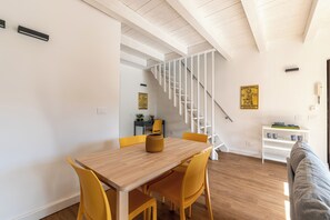 Apartment | Living area | 35-inch TV with digital channels