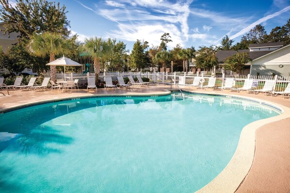 Piscine extérieure, piscine chauffée