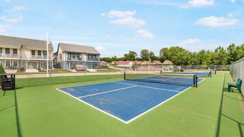 House, Multiple Beds (Move Over Rose) | Sport court