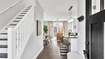 House, Multiple Beds (Move Over Rose) | Interior