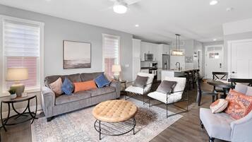 Rumah, Beberapa Tempat Tidur (Just a Little Longer) | Area keluarga