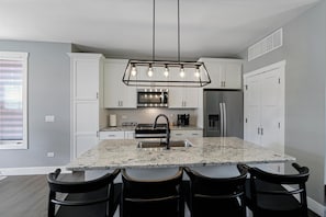 House, Multiple Beds (Just a Little Longer) | Private kitchen | Oven, toaster