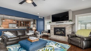House, Multiple Beds (License to Chill) | Living area - License to Chill (Ottawa)