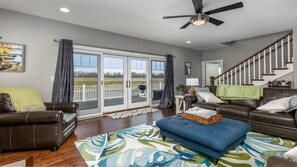 House, Multiple Beds (License to Chill) | Living area - License to Chill (Ottawa)