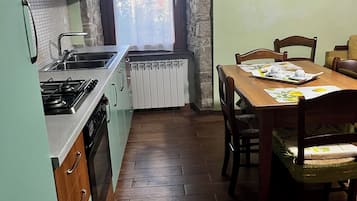 Kühlschrank, Ofen, Herdplatte, Geschirrspüler