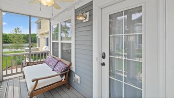 House, 2 Queen Beds (On Cloud Wine) | Property grounds