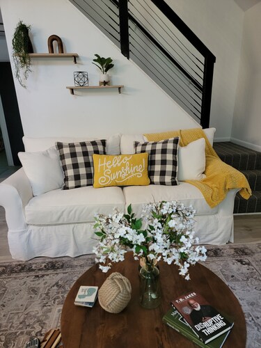 Cozy Chalet: Higgins & Houghton Lakes