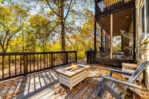Terrace/patio - The Lodge in Fayetteville (Fayetteville)